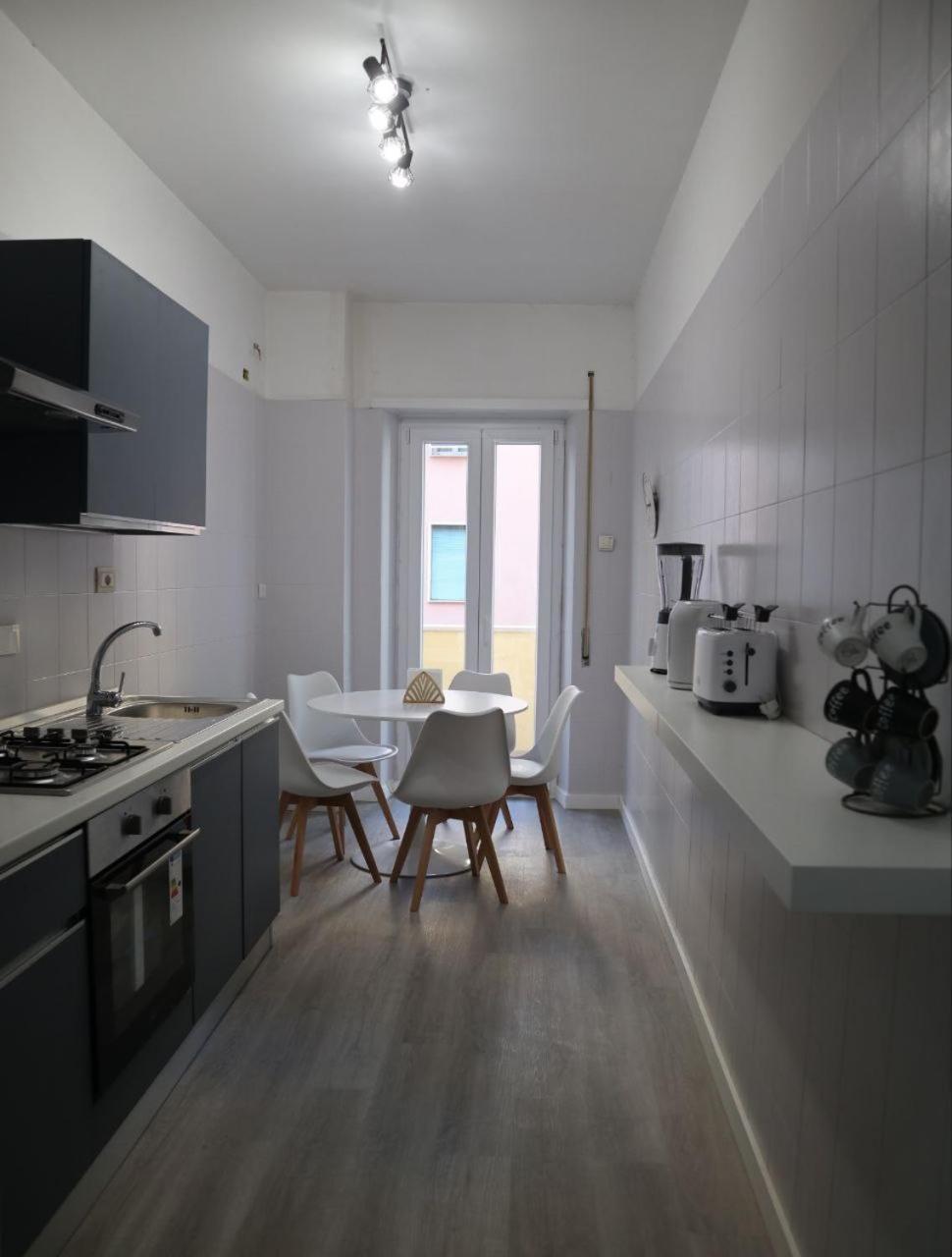 Sara'S Home - Modern Apartment Near Metro, Perfect For Families And Groups In Rom Eksteriør billede