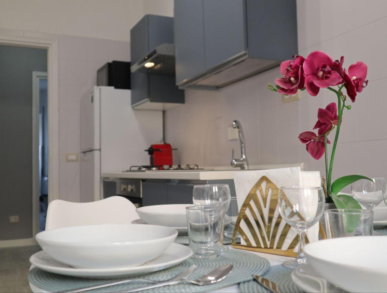 Sara'S Home - Modern Apartment Near Metro, Perfect For Families And Groups In Rom Eksteriør billede